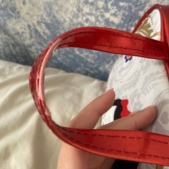 Disney Princess Snow White Makeup Bag - Picture 3 of 5